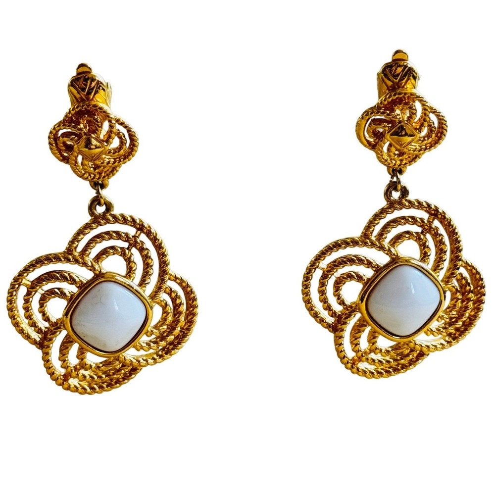 VTG Trifari Clip Cabochon 90s Motif Earrings Signed Dangle Gold Statement Chunky